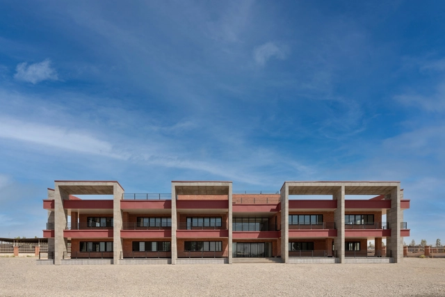 Qom Meteorological Research Center / Eade Va Ejra - Research Center