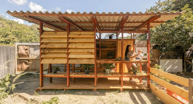 Plant Nursery / PFLEX - Escola de Arquitetura - UFMG - Warehouse