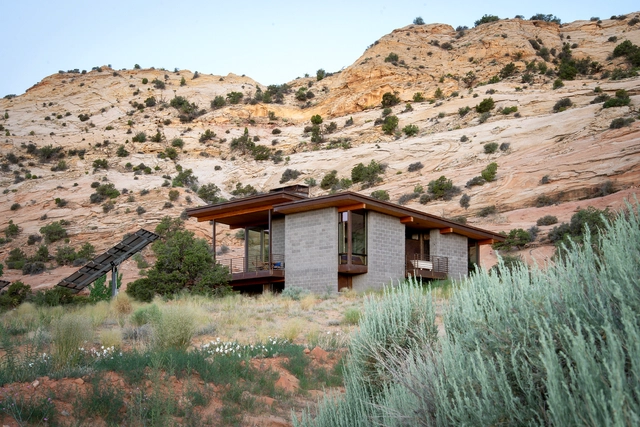 Harnessing Thermal Mass for Sustainable Living: 4 Residential Projects in the U.S. Deserts - Featured Image