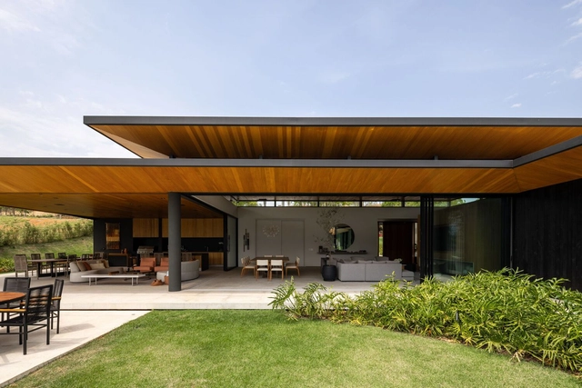 Residência D4 / Belluzzo Martinhão Arquitetos - Casas