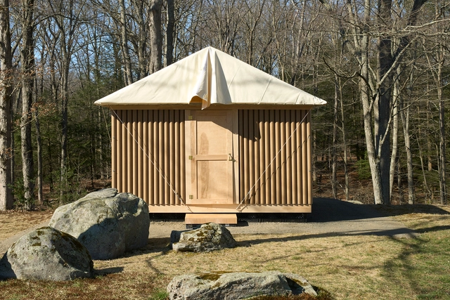 What is Low-Tech Architecture: Comparing Shigeru Ban and Yasmeen Lari's Approaches - Featured Image