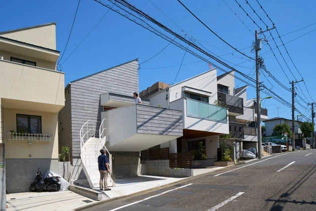 Drawer Balcony House / Naf Architect & Design - Houses
