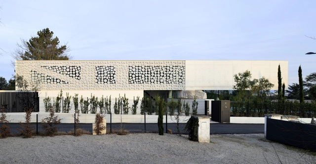 Moos De Hill House / AUM Pierre Minassian - Houses