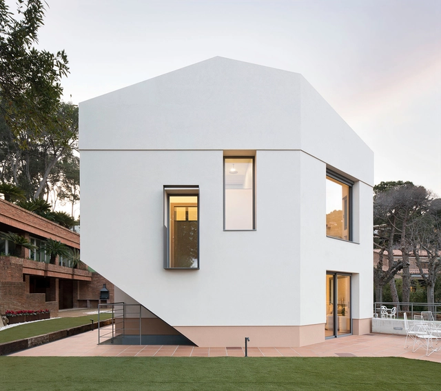 Casa en el Mediterráneo / pablocorrotopradillo - Casas