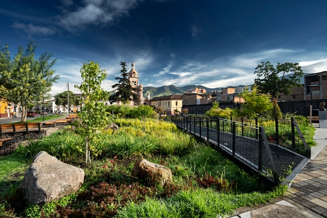 Parque ambiental Rumipamba / Taller Alterno + Laura Flóres + Alexander Jiménez - Comunidad