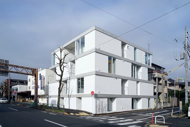 Higashi Tamagawa Apartment Complex / Tomoyuki Kurokawa Architects - Exterior Photography, Residential, Facade
