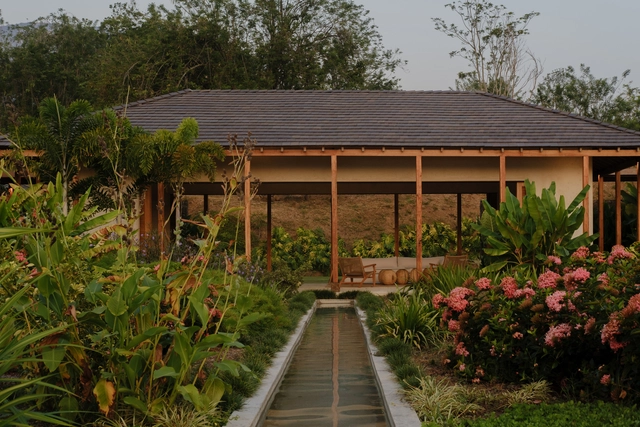 Casa Mesaguamo / Trópico Arquitectura + Adriana Zelaya - Fotografía exterior, Casas, Jardín
