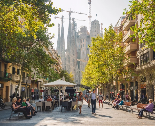 Barcelona anuncia un plan para prohibir el alquiler de apartamentos turísticos para aliviar la crisis habitacional  - Imagen Principal