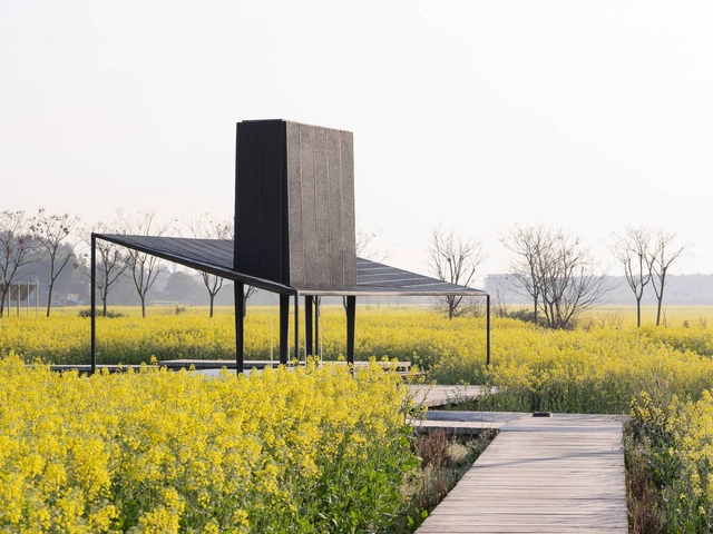 Listening-to-the-rain Stop / SWOOP STUDIO - Landscape