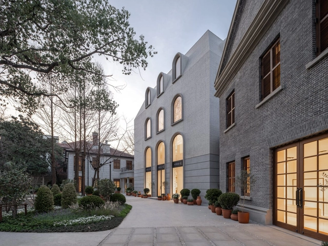 A Place for Fashion and Culture Retail Conversion / gmp Architects - Exterior Photography, Retail , Facade