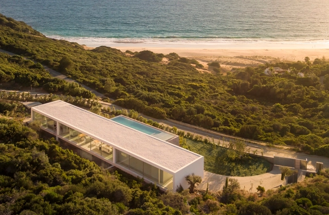 Casa no Ar / Fran Silvestre Arquitectos - Casas