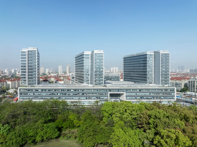徐汇区中心医院 / Perkins&Will - 建筑图, 可持续性 & 绿色设计, 表皮, 城市