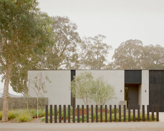 Casa dos Três Jardins / PARABOLICA - Fotografia de Exterior, Casas, Cerca, Fachada