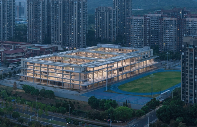 Colegio Xianlin/ Yanfei Architects - Fotografía exterior, Escuelas, Fachada, Urbano