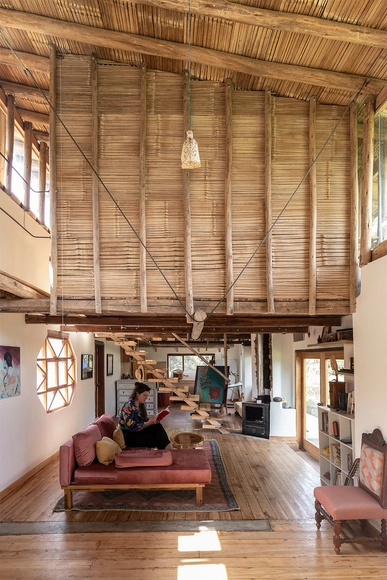 Housing Refurbishment in Latin America: 10 Projects that Excel in the Use of Materials - Featured Image