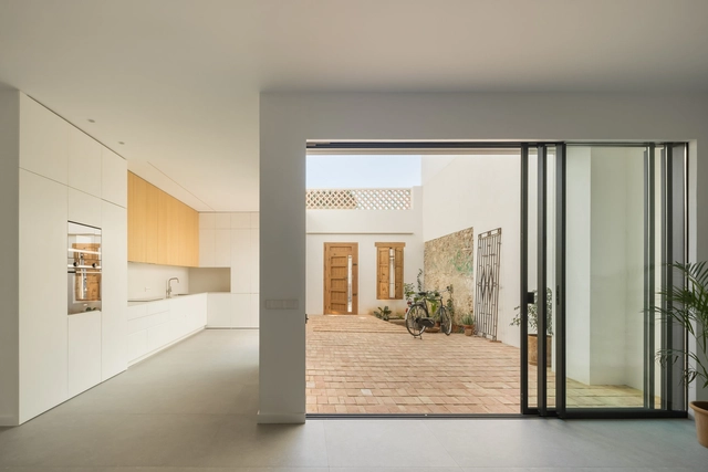 Casa en el Cabanyal / Montse Vicent + mmarq arquitectura y urbanismo + Ambau - Fotografía interior, Casas, Fachada