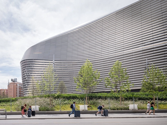 Conversão do Estádio Santiago Bernabéu / gmp Architects - Fotografia de Exterior, Restauração, Fachada