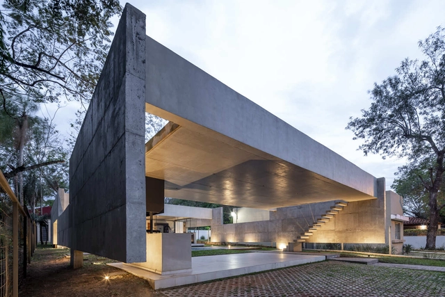 Casa en equilibrio / SD+A - Casas