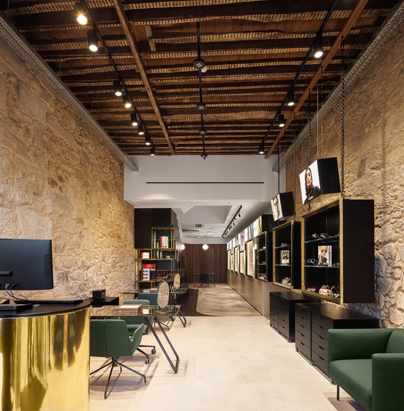 Jorge Oculista  / Inception Architects Studio - Fotografia de Interiores, Showroom, Viga, Mesa, Iluminação, Cadeira