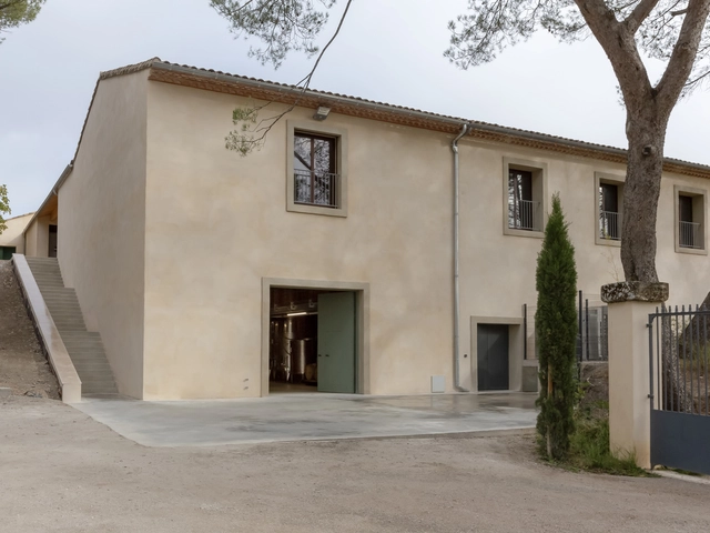 Extensão da adega Domaine de Malmont / ARTELABO architecture - Fotografia de Exterior, Patrimônio, Porta, Fachada