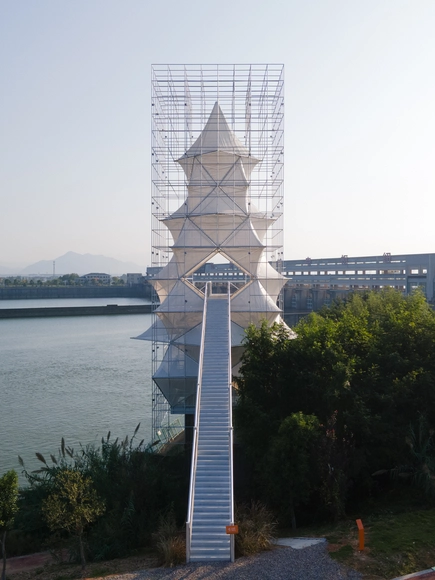 人造树 / 有限设计工作室 - 景观装置