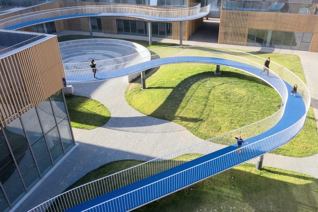 How Do the 7 Principles of Universal Design Help Us Create Better Architecture? - Featured Image
