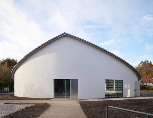 Biblioteca pública del municipio de Sint-Martens-Latem / OFFICE Kersten Geers David Van Severen - Fotografía exterior, Edificios Municipales, Fachada, Puerta, Arco