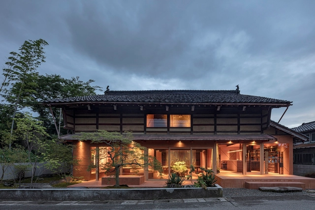mokkado Café / MUKU design studio - Exterior Photography, Coffee Shop Interiors, Door, Facade