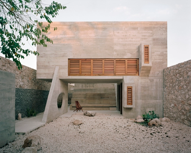 La nueva Edad de Piedra: 12 casas contemporáneas de América Latina y la diversidad de sus piedras naturales - Imagen Principal