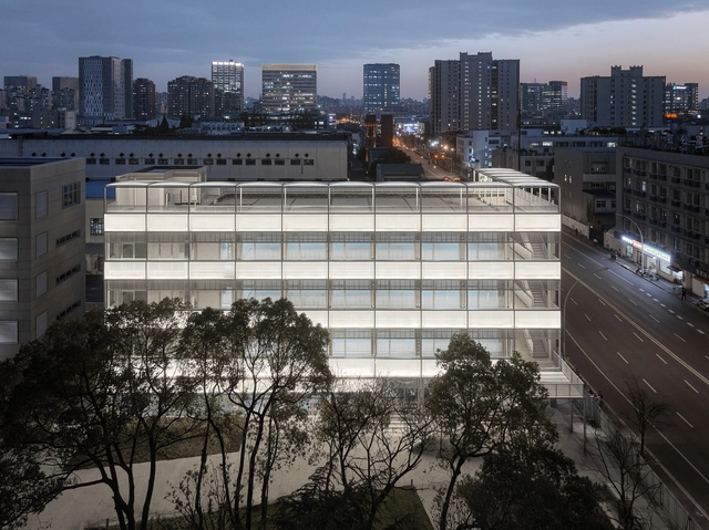 上海继电器厂改造 / HCCH合尘建筑 - 更新项目