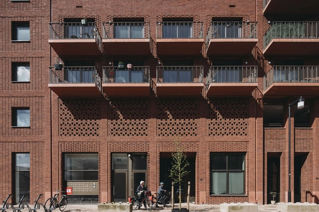 Heart of the Waalsprong Housing Complex / De Zwarte Hond - Exterior Photography, Commercial Architecture, Facade