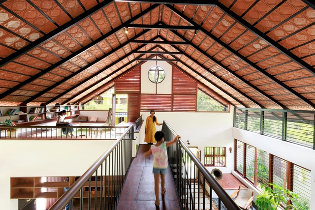 Residência Janani / Naked Volume Architecture Studio - Fotografia de Interiores, Casas, Escada, Viga, Corrimão