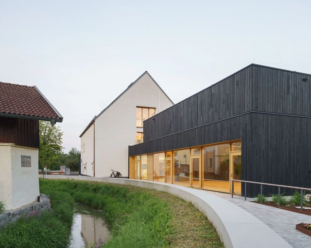 Mathäser Exchange Hub / Goldbrunner Architektur - Exterior Photography, Community Center, Facade
