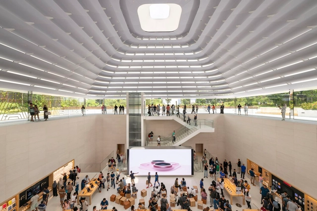 Apple Store The Exchange TRX / Foster + Partners - Interior Photography, Store