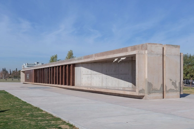 Memorial Malvinas Mendoza / Baigorri Ermoli Arquitectos + Ulises Gómez - Fotografia de Exterior, Memorial, Fachada
