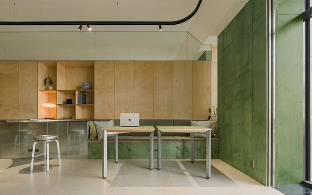 Oficina de HOI Construction / InOrder Studio - Fotografía interior, Arquitectura De Oficinas, Cocina, Fachada, Mesas, Sillas