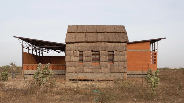 Materiais vernaculares para uma modernidade africana: entrevista com Worofila - Imagem de Destaque