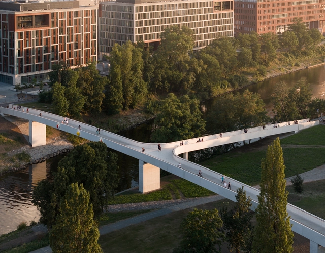 Infraestructura peatonal: 15 proyectos que conectan el espacio público y transforman ciudades - Imagen Principal