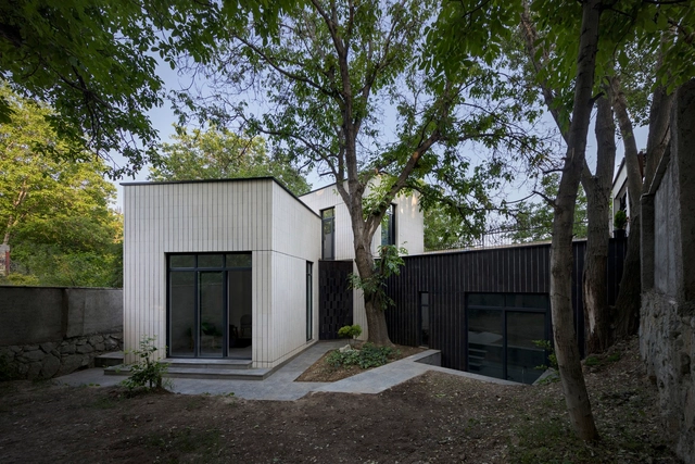 Next to the Tree House / Rosha Office - Exterior Photography, Houses, Door, Facade