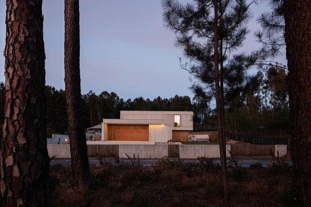 House in Mundão / Um para Um, arquitectura e engenharia - Houses