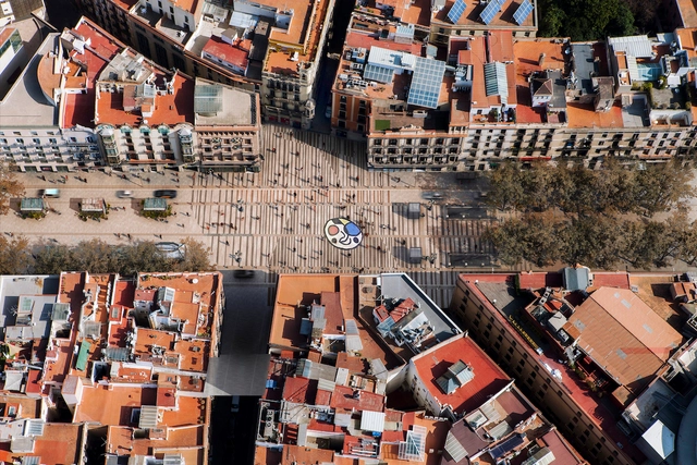 Barcelona completa la primera fase de una renovación a largo plazo de La Rambla - Imagen Principal