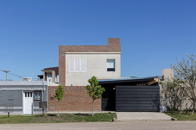 Reforma Seba y Juli / Geri Cabezudo Estudio - Fotografía exterior, Casas, Puerta, Fachada
