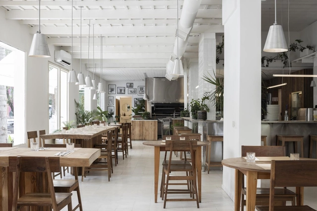 Restaurante Hermanos Petersen / OHIO Estudio - Fotografía interior, Restaurant, Fijación Vigas, Mesas, Sillas
