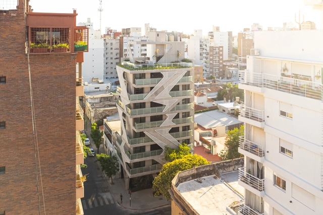 Edificio Organic   / Brigati - Polak  Arquitectos - Residencial