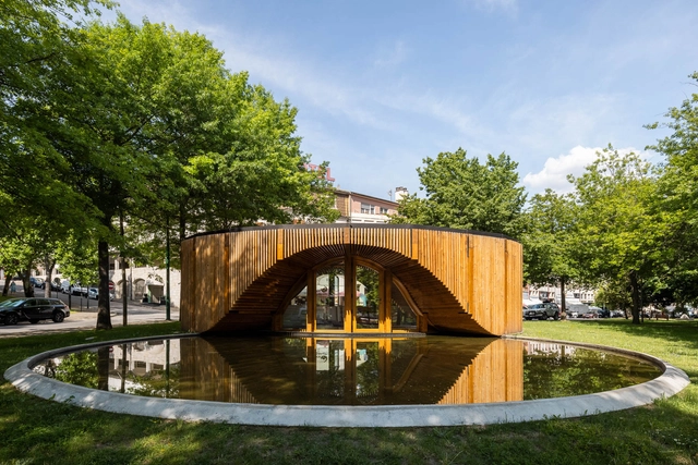 Exploring The Role of Tourist Information Centers in Europe's Top Destinations - Featured Image