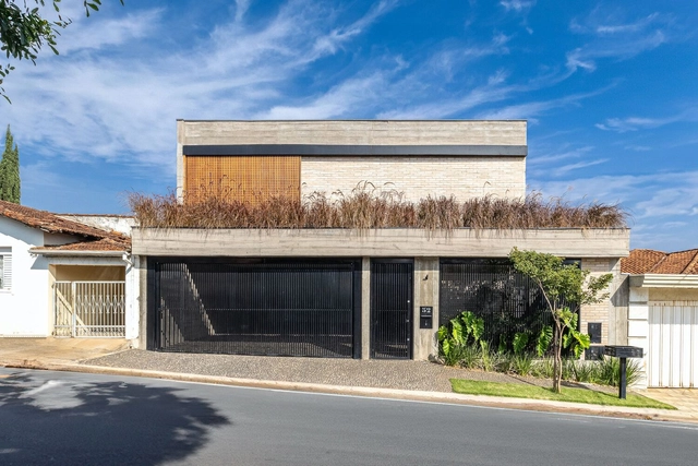 Casa FF / comoVER Arquitetura Urbanismo - Fotografia de Exterior, Casas, Fachada, Porta