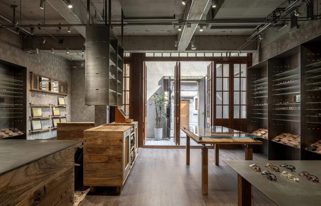 Hakusan Megane Shanghai  / Each Design - Retail Interiors