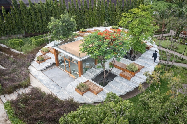 人人都爱上房，12个阶梯屋顶建筑 - 主图