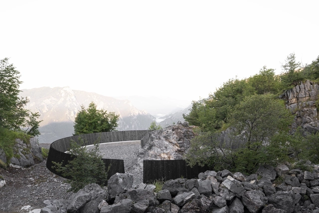Monumento Eco da Montanha / Associates Architecture - Monumentos