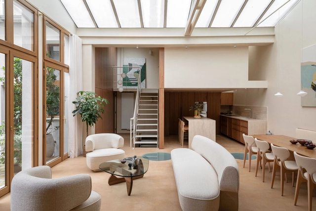 理查德·勒努瓦宅邸与花园 / Florquin Studio - 室内图, 更新项目, 桌子, 灯, 椅子